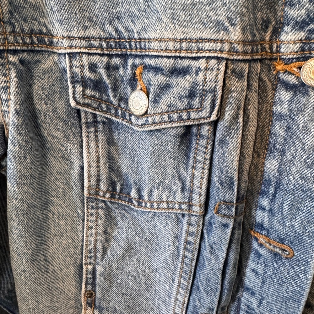 NWTS Old Navy Women's Light Blue Jean Jacket Classic Button Up Size Small - Picture 4 of 13